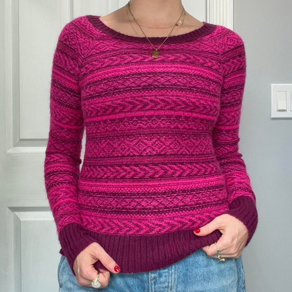 American eagle pink sweater in